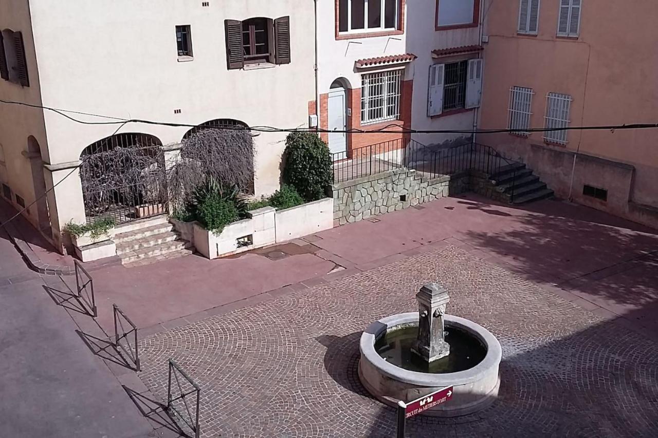 Magnifique Studio au cœur historique de Fréjus Esterno foto